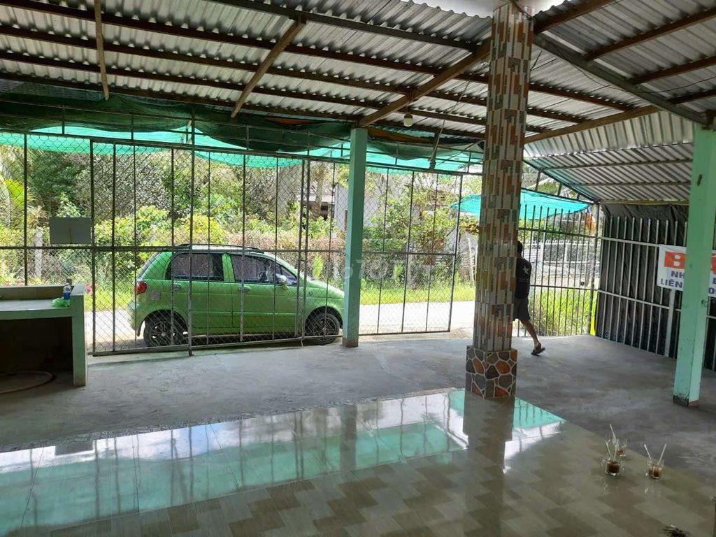 BÁN ÐÂT CÓ NHÀ MẶT TIỀN NHƯA