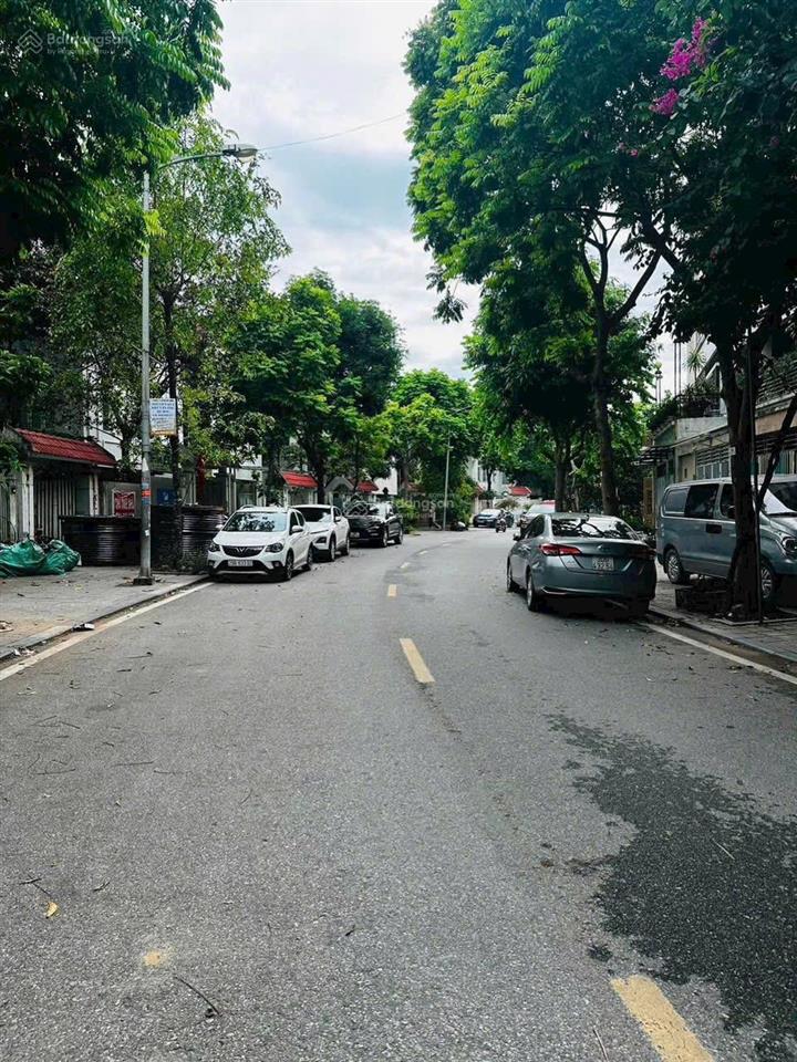 Bán gấp nhà thô 100m2 5tầng khu đô thị 3 phân lô, vỉa hè, kinh doanh giá siêu đầu tư, ctl