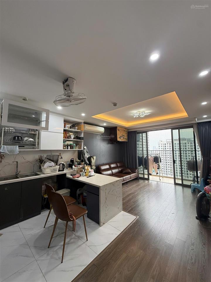 Bán gấp! ch home ciy trung kính dt 97,64m 3n căn góc đb full nt sđcc 10,5 tỷ tầng trung o339129968