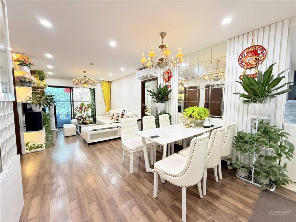 Hiếm căn hộ diamond 136 hồ tùng mậu 104m2 3 ngủ full nội thất cao cấp giá chỉ 10,3 tỷ