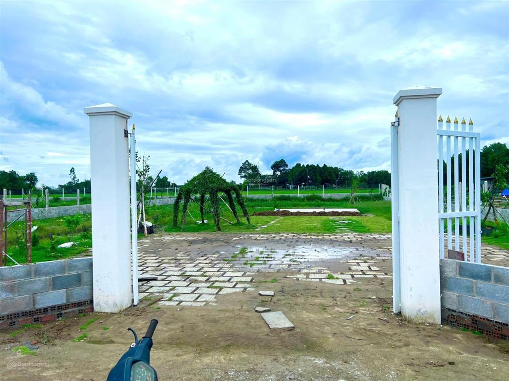 Đất nhà vườn thổ cư nghỉ dưỡng 1200m2, 120m2 thổ cư nằm ngay trung tâm thị trấn gò dầu tây ninh