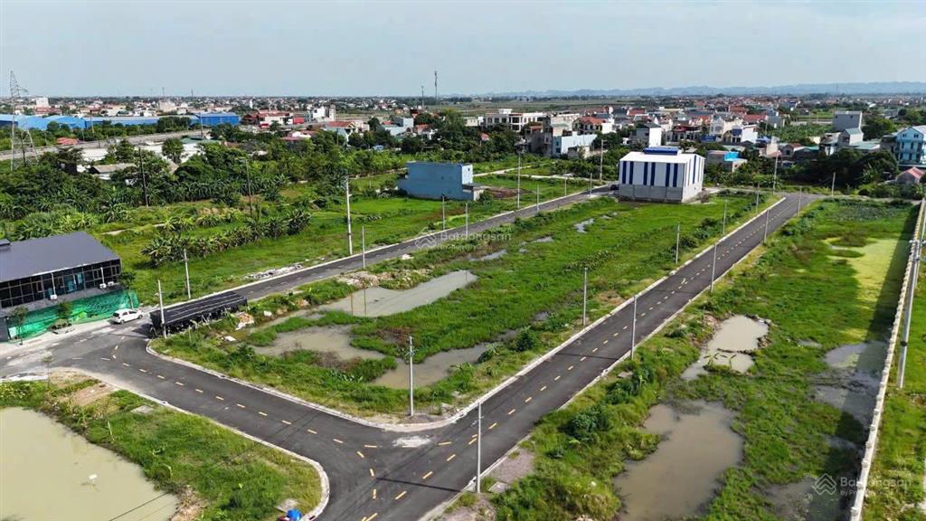 Chính chủ cắt lỗ lô đất thành phố 2,2 tỷ 108m2 cạnh noxh đang xây dựng