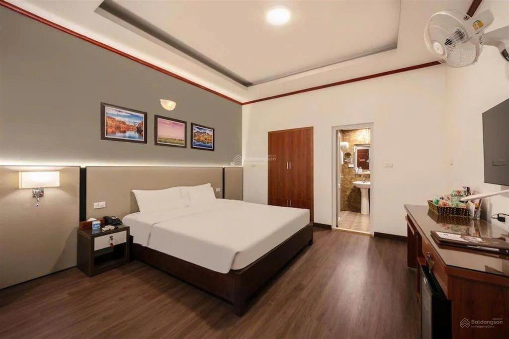 38 tỷ đặng thái thân, gần nhà hát lớn 65m 6 tầng thang máy 10 phòng ngủ dòng tiền 90tr/th