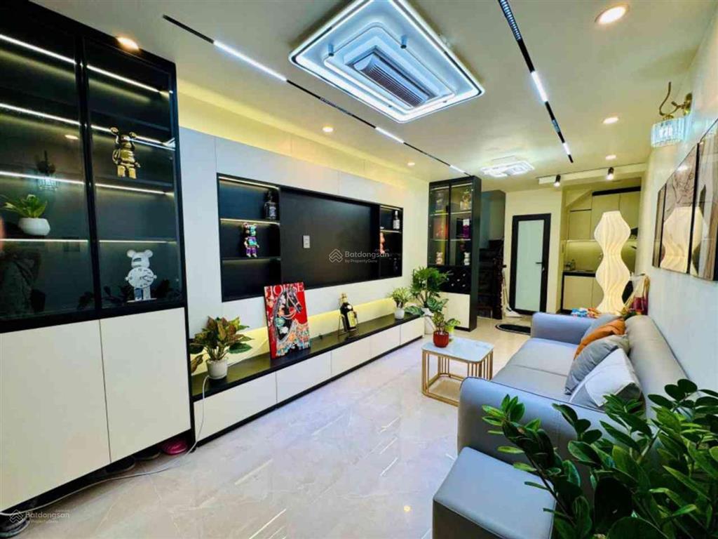 Chính chủ bán nhà trần khát chân, hai bà trưng 5 tầng, nhà mới, 3pn chỉ 7,98 tỷ