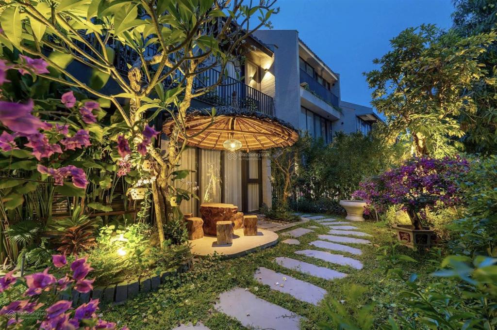 Villa hội an view sông cạnh rừng dừa bảy mẫu 9,3 tỷ