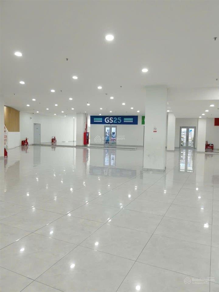 Cần bán căn góc 2 view legacy 2pn 2wc giá 1 tỷ 750 triệu không thương lượng