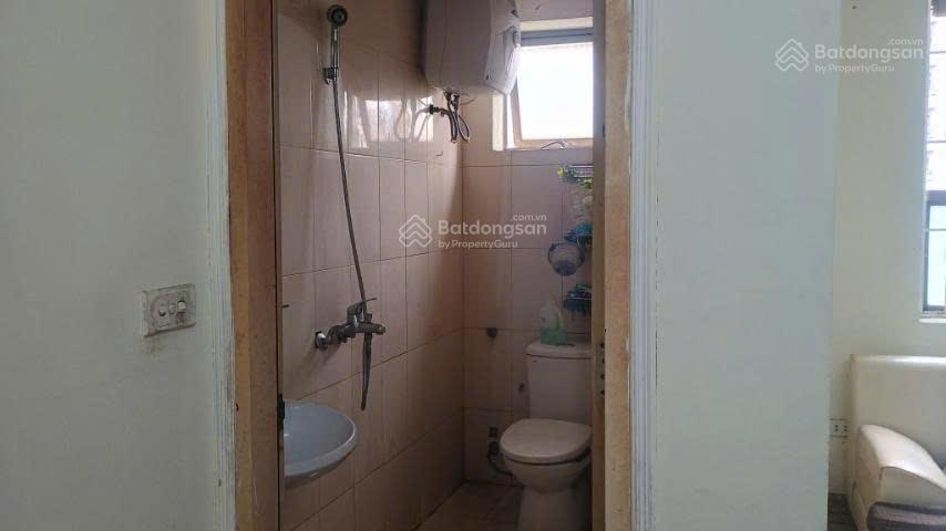 Chính chủ bán căn hộ có sổ đỏ 55m2, tòa trung tâm thương mại xa la, giá 2,7 tỷ.