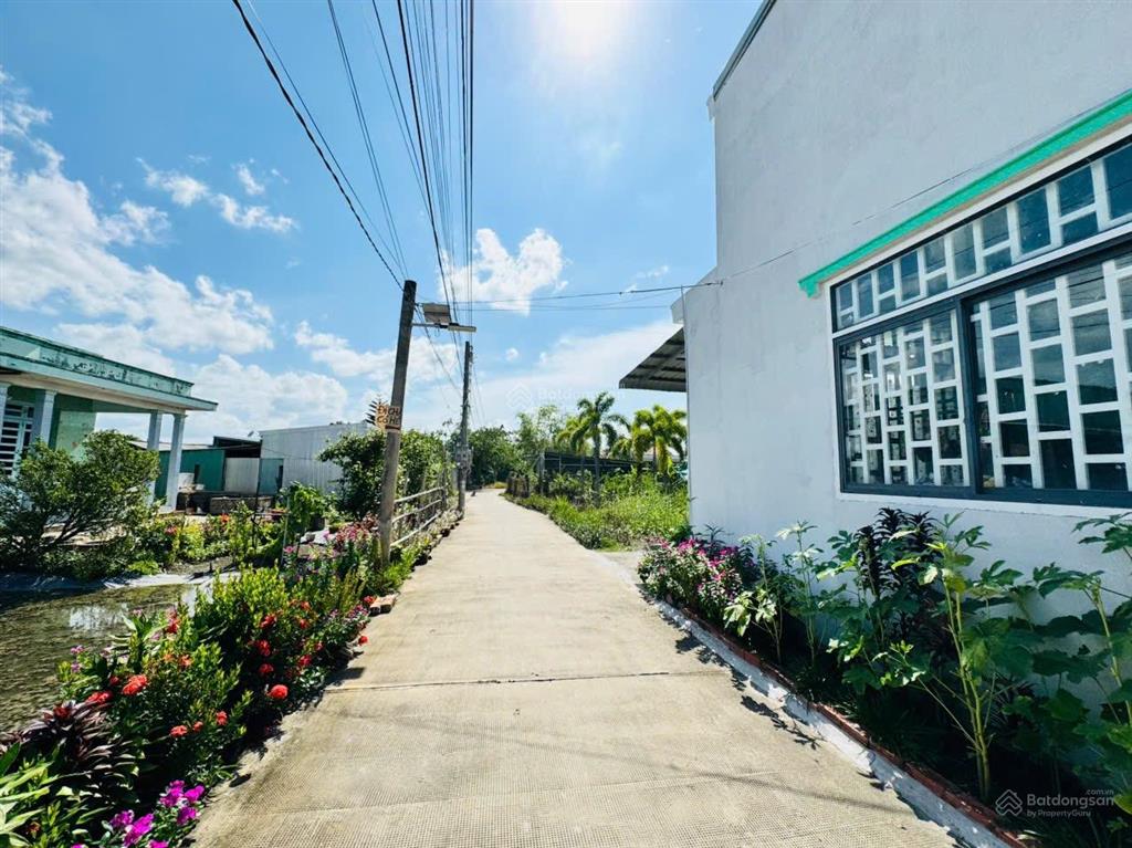 Cần bán 75m2 đất thổ giá 650 triệu đường mỹ lộc cần giuộc la sổ hồng