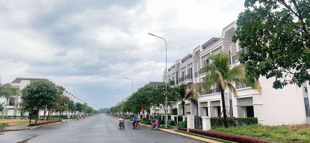 DO ĐI MỸ Ở CÙNG CON CHÁU NÊN CẦN BÁN GẤP LÔ ĐẤT 75M