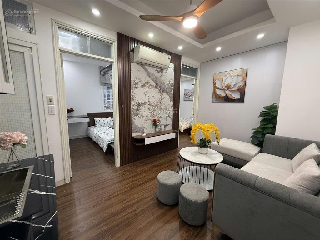 Cần bán ccmn phố thượng đình 50m2 2 ngủ full nội thất, giá 2.12 tỷ (có thương lượng)
