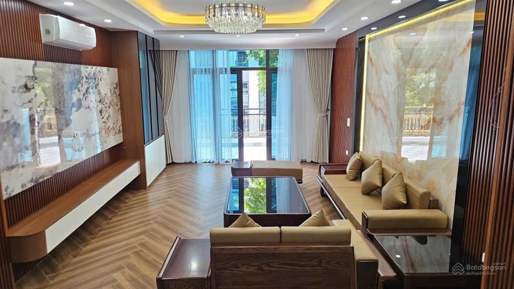 Hiếm!!! 24 tỷ nhà mới liền kề kđt văn phú 90m kinh doanh thang máy