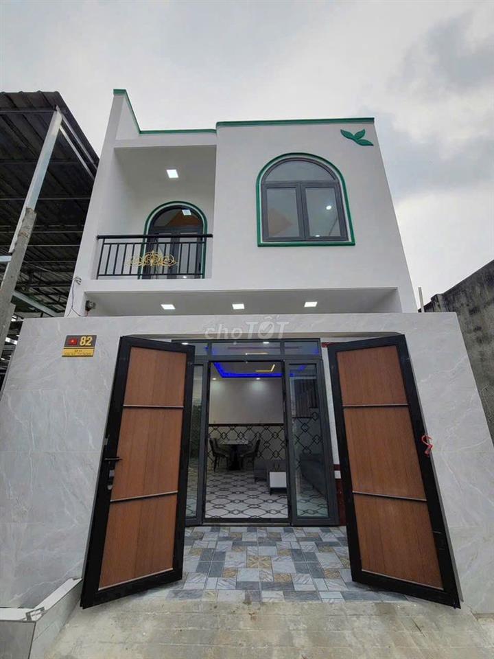 Bán nhà gần chợ, trường học 1 trệt 1 lầu giá chỉ 1c tỷ 900 triệu!!