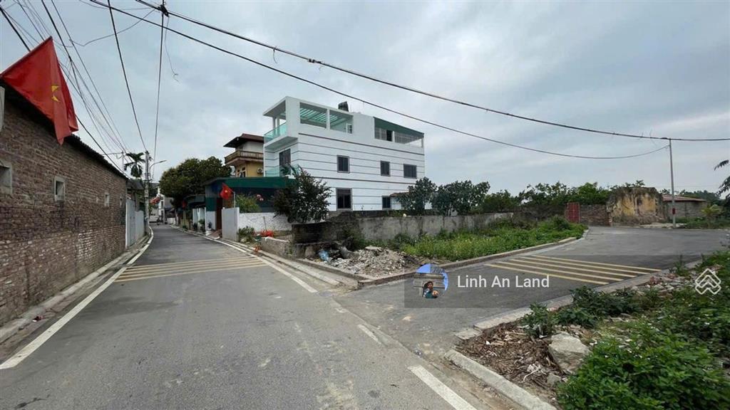 Lô góc 42m2 đồng vỡ, thị trấn quang minh ô tô tránh sát trục chính