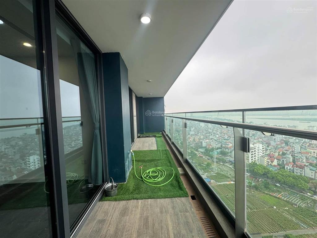 Chính chủ bán căn 2n 2vs tầng cao view sông hồng sunshine golden river giá tốt thị trường