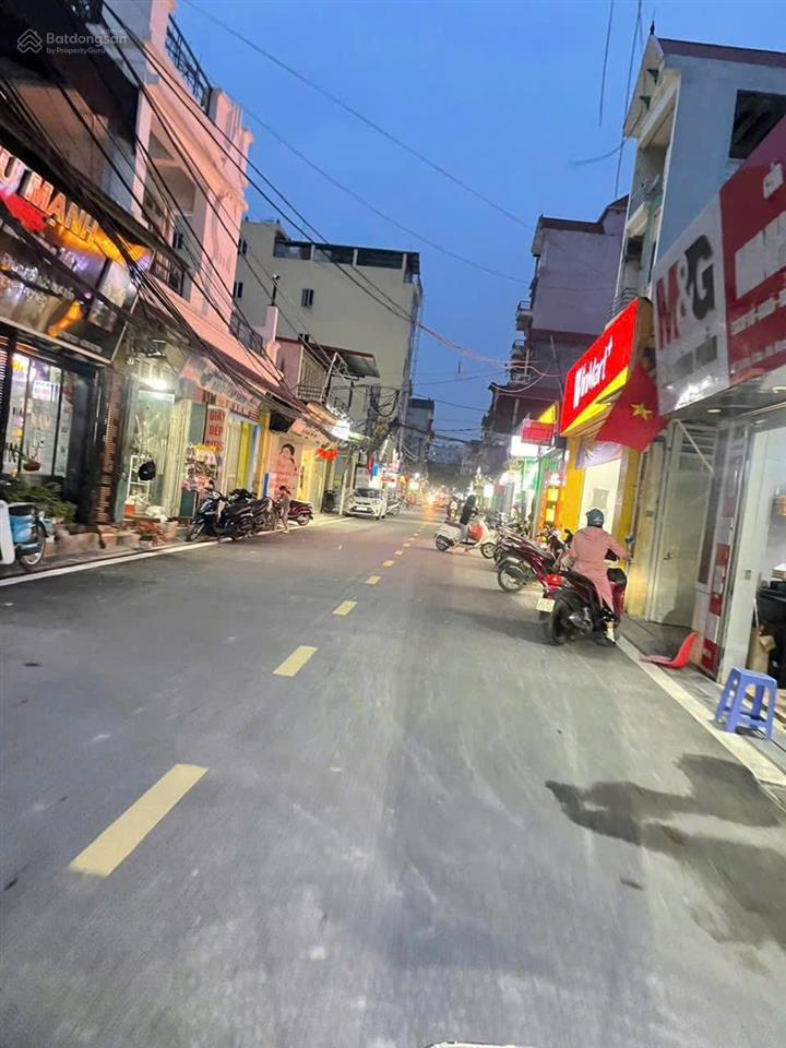 Gia đình cần bán 126m2 giá 66tr/m2 mt hậu rộng 8m ngay sát trục chợ hậu dưỡng kim chung đa hn