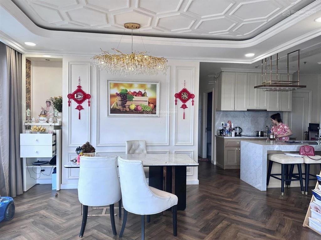 Bán gấp căn hộ kingston quận phú nhuận, 130m2, 3pn, tặng nt, giá bán 10,8 tỷ, 0936 822 ***