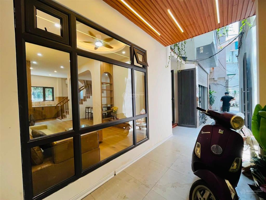 Bán nhà ngọc khánh 55m chỉ hơn 13 tỷ ko quy hoạch nhà mới đẹp ở luôn