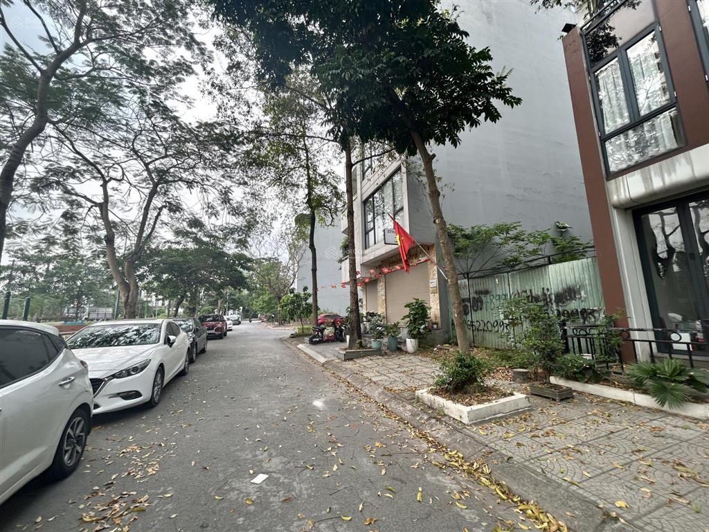 Đấu giá việt hưng view công viên, sát vin harmony. hiếm có