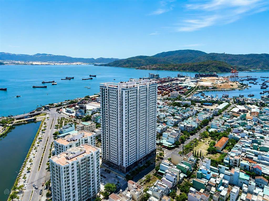 2,2 tỷ sở hữu ngay căn 2pn tầng cao, view cảng biển, full nội thất, vào ở ngay tại phú tài
