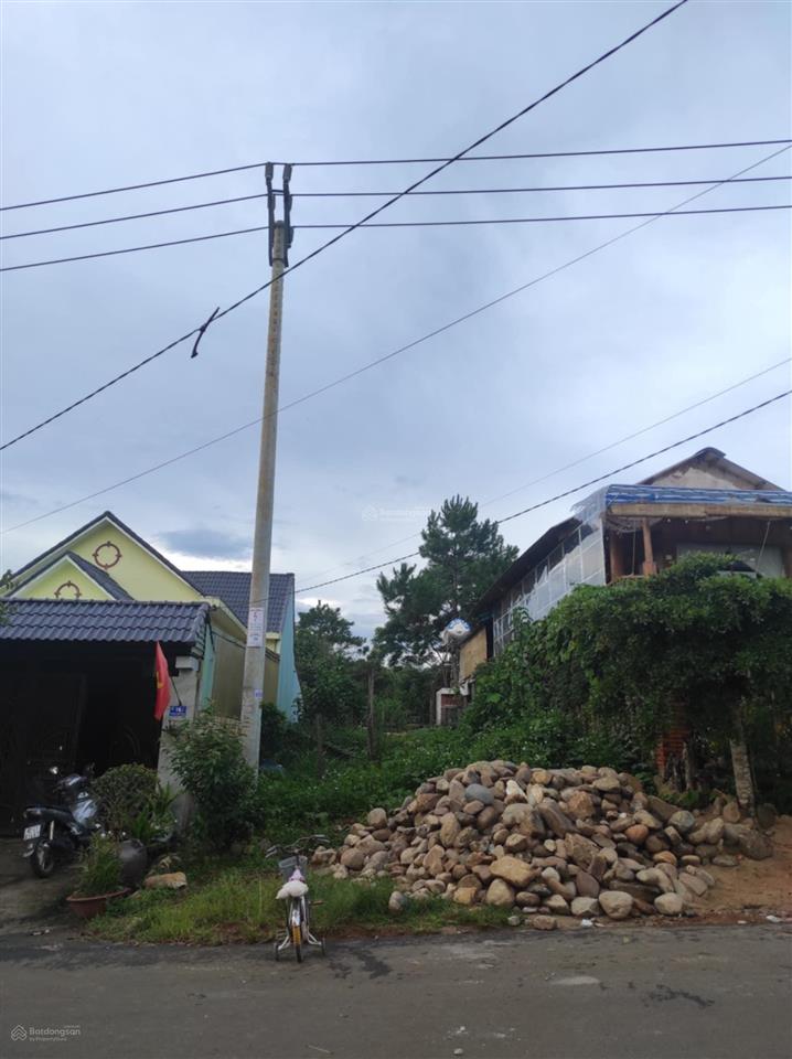 Chính chủ bán bán đất trung tâm kèm dự án trung tâm măng đen