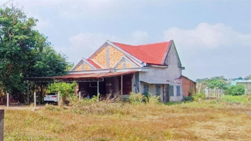8600 m2 mặt tiền 120 m, giá 24 tỷ, vị trí đẹp cạnh ngã 4 lê hồng phong ngãi giao có đầu tư đa nghề