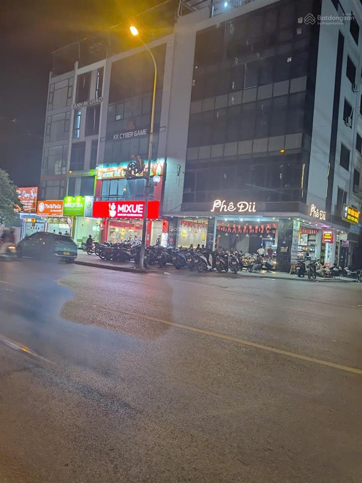 Bán nhà phố thành trung, gia lâm, dt 51m, mt 4,5m đường 22m, vỉa hè rộng, kinh doanh, giá 20,x tỷ.