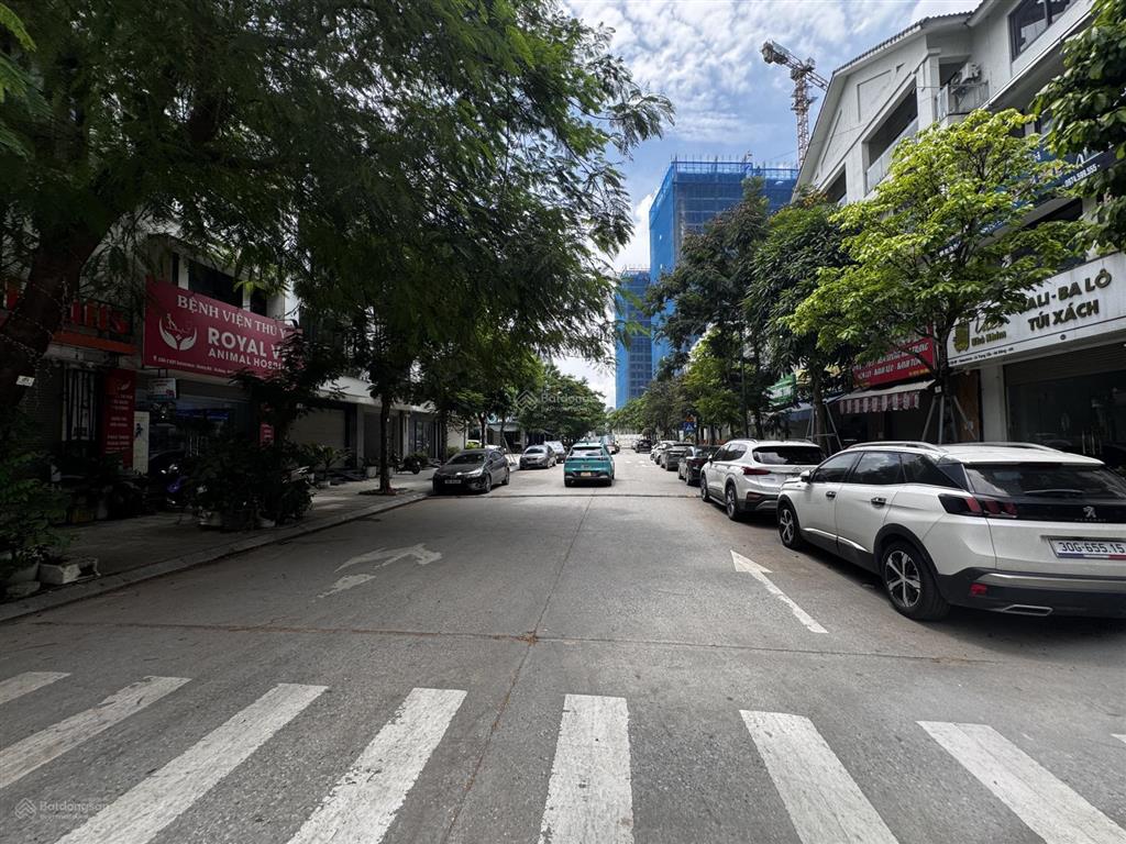 Trục chính kinh doanh chân chung cư an bình khu c gleximco hoàn thiện giá siêu tốt