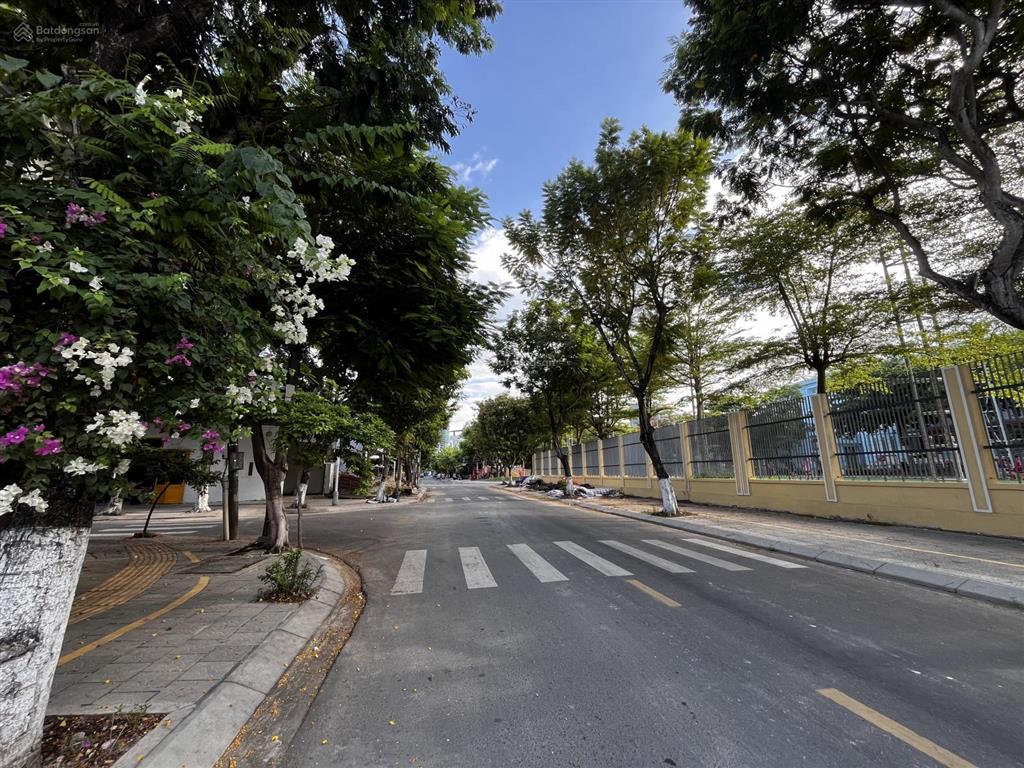 Bán đất sát biển sơn trà, đường 7m5, đối diện trường học, sát ngã 4 phù hợp kinh doanh cho thuê