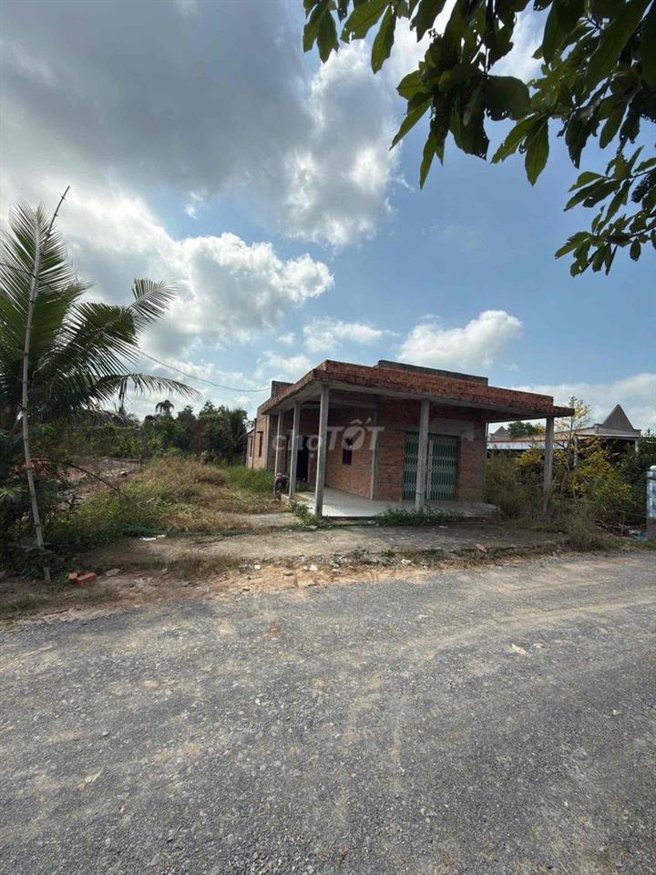 Cần bán đất đã có thổ 200m2 xây nhà Đức Huệ Long An