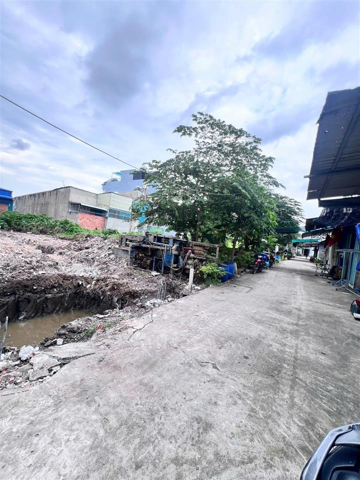 Bán lô đất tô ngọc vân, q12, diện tích lớn giá 4x23m full thổ gía 3,25 tỷ
