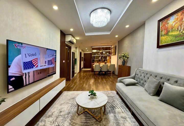 Bán gấp căn hộ chung cư Green Stars đường Phạm Văn Đồng – 2 ngủ - giá hơn 5 tỷ.