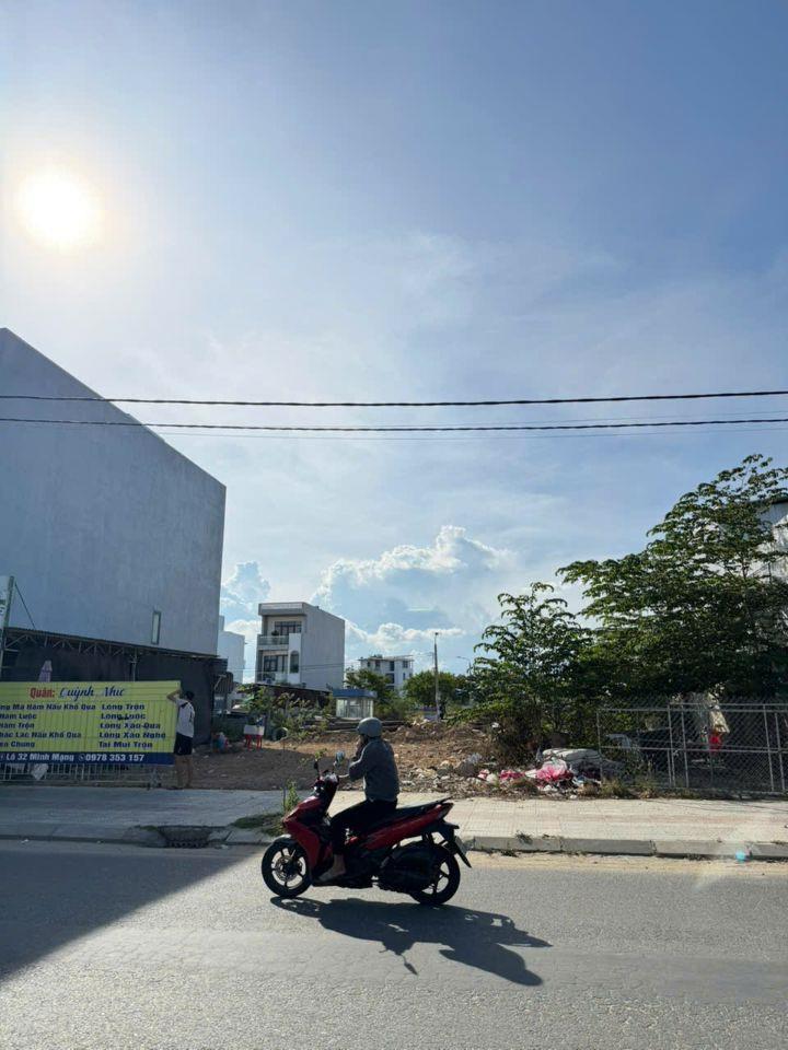 Bán đất MT đường MINH MẠNG (Trục kinh doanh). Hướng Đông Nam DT 100m2 giá 7ty LH 0942992361