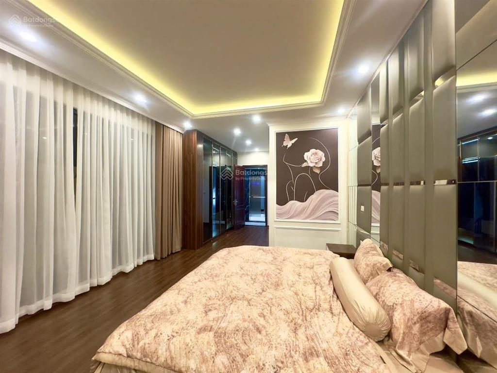 Siêu phẩm xây mới 100% lô góc 2 thoáng 6 tầng thang máy trung tâm quận ba đình