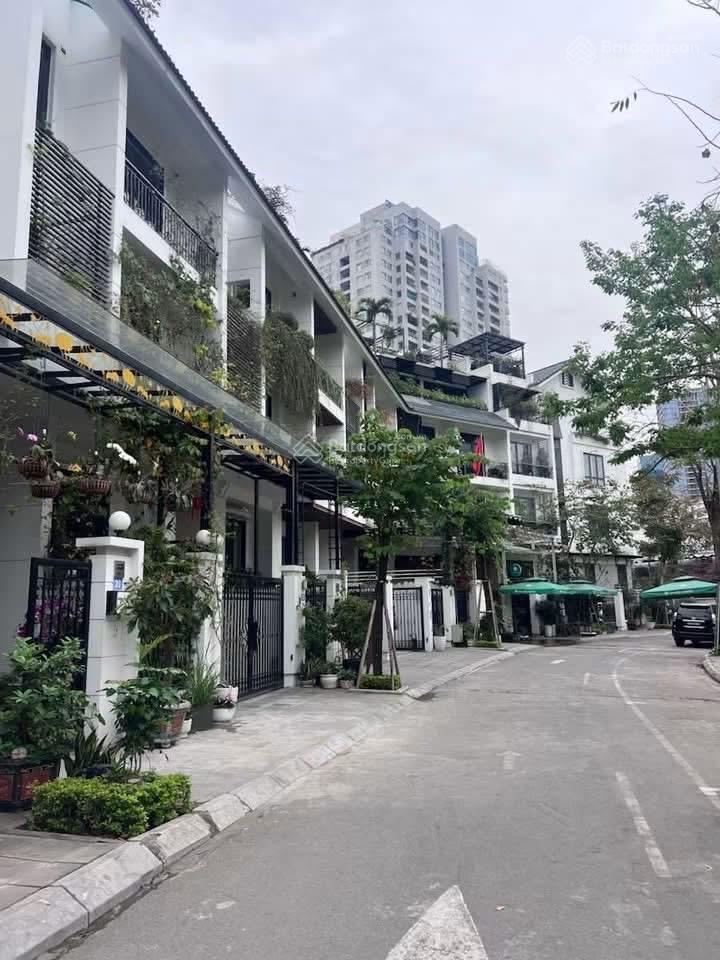 Bán lk mạc thái tổ cầu giấy 165m2 5t giá 55 tỷ ở hoặc làm vp view công viên ô tô dừng đỗ