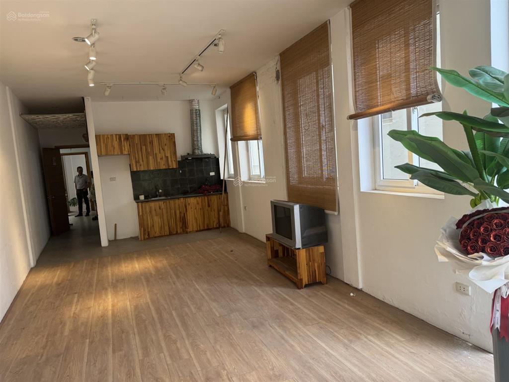 7 tỷ nhà 4t căn góc cách mặt phố cao bá quát 15m ngõ đẹp, lõi ba đình dt 16/20m2, mt 6m