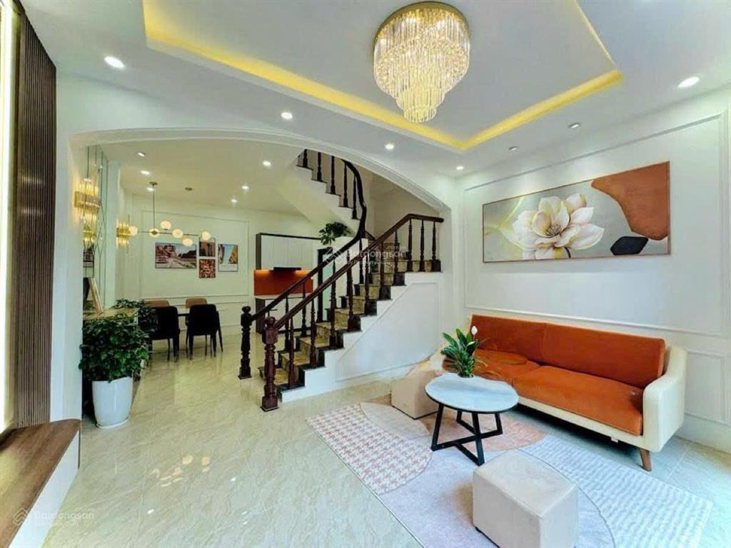 Bán nhà trương định siêu rẻ 35m2 x 4 tầng x 4m mặt tiền. giá 7 tỷ. nhà đẹp không quy hoạch