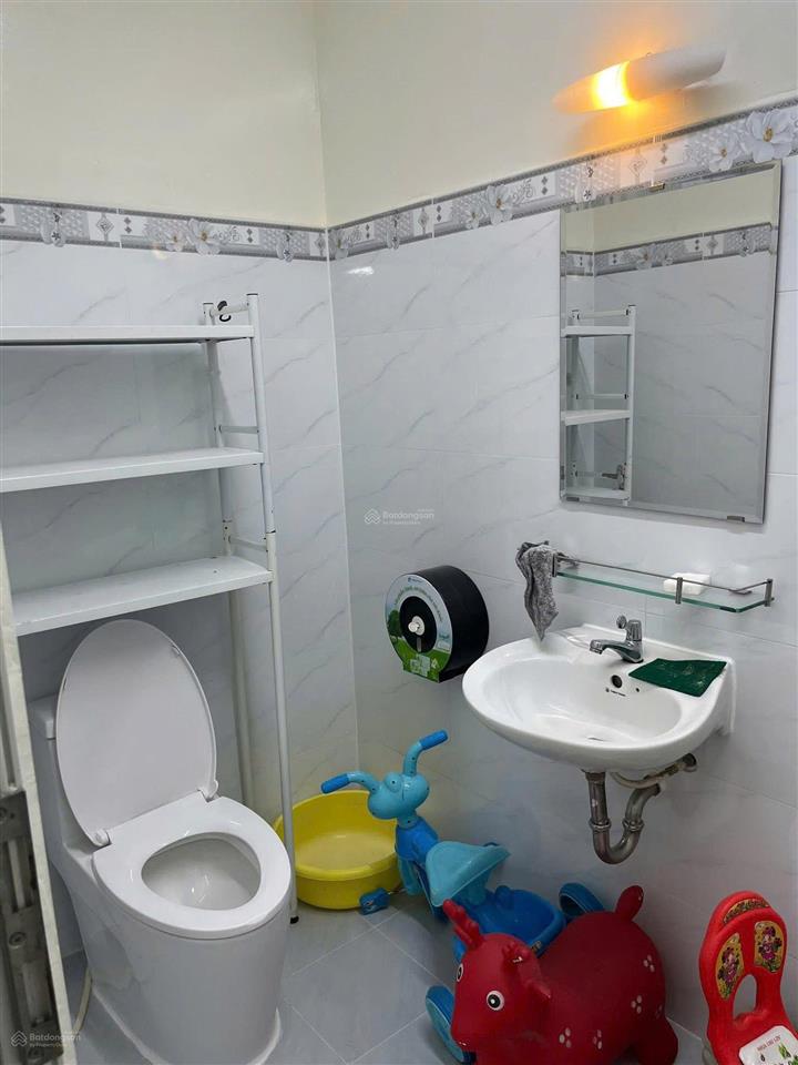 Bán căn hộ 1pn q4 có sổ hồng mặt tiền bến vân đồn