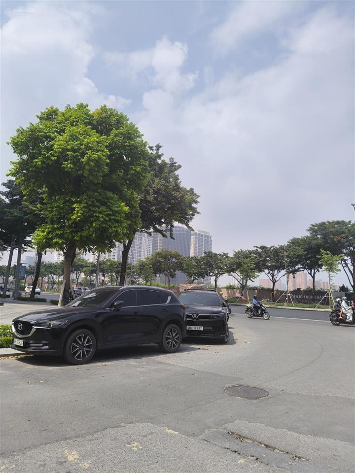 Bán lô đất 200m2 mt 10m ô tô tránh, vỉa hè, kinh doanh, phù hợp xây tòa building