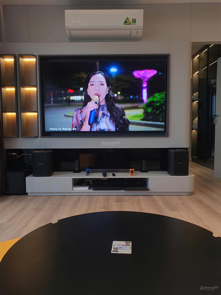 Chính chủ cần bán lại căn hộ cao cấp hùng vương plaza, 3pn, lầu cao, hướng đón gió mát