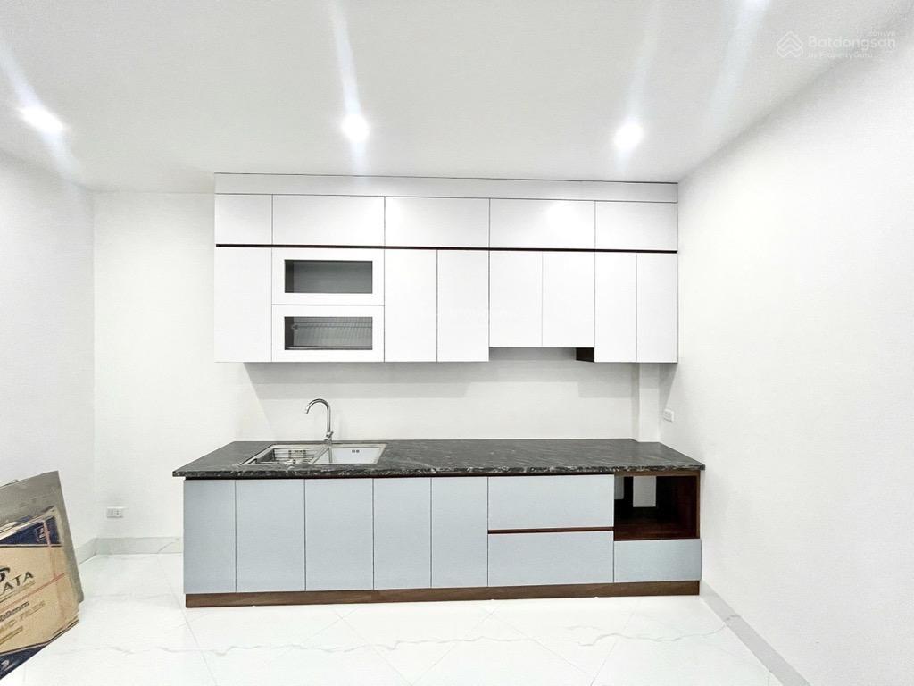 Hiếm. siêu phẩm kim chung 48m2 5 tầng thang máy ngõ thông, ô tô đỗ cửa,