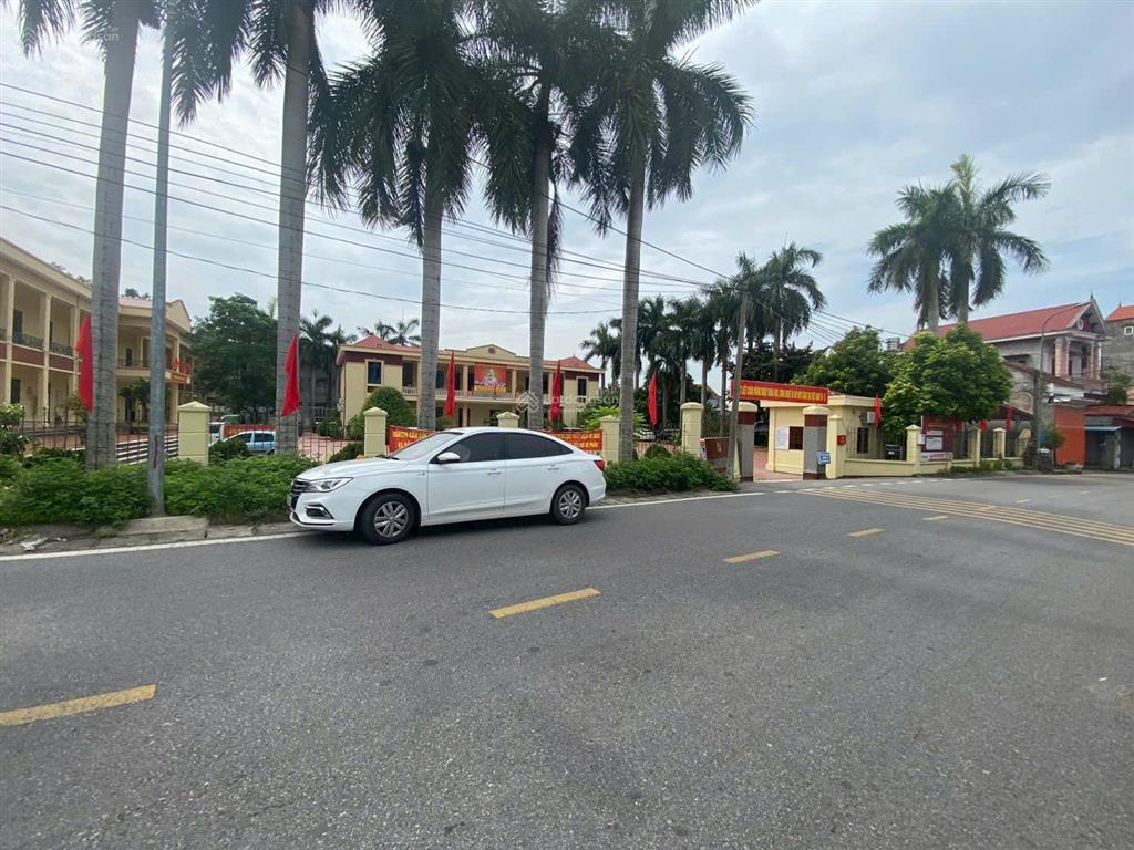 Đất sau 1 nhà mặt đường, ở chính mỹ, ô tô vào tận đất, dân cư đông