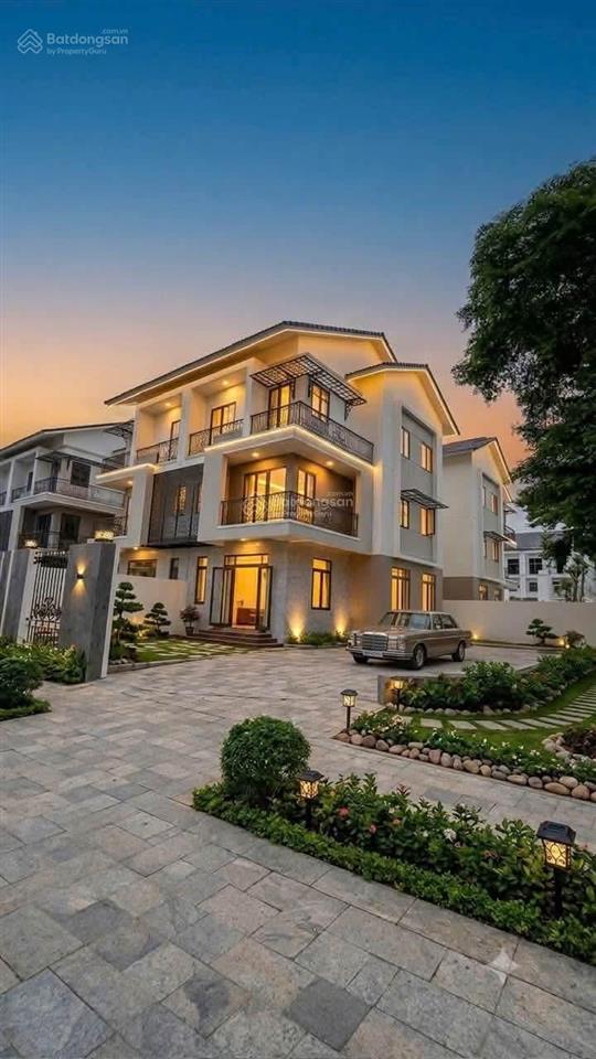 Bán biệt thự song lập 180m2 trong khu đô thị singgapor, đón sóng sân bay gia bình tuyến đường 120m.