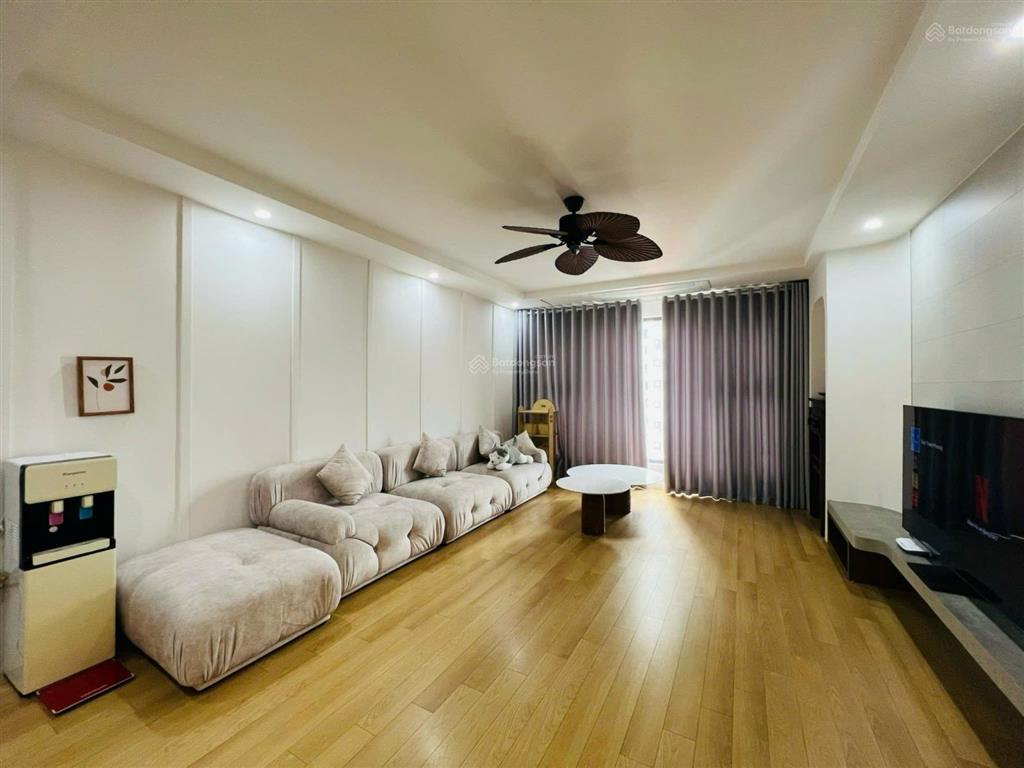 Bán căn góc 111m2, đồ cơ bản, rất rẻ la casta văn phú