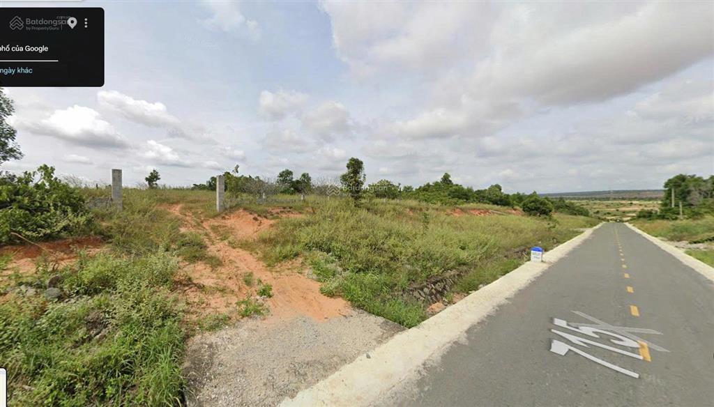 Bán 12.673 m2 đất mặt tiền đường 715 cạnh sân bay phan thiết giá chỉ 2,2 triệu/m2