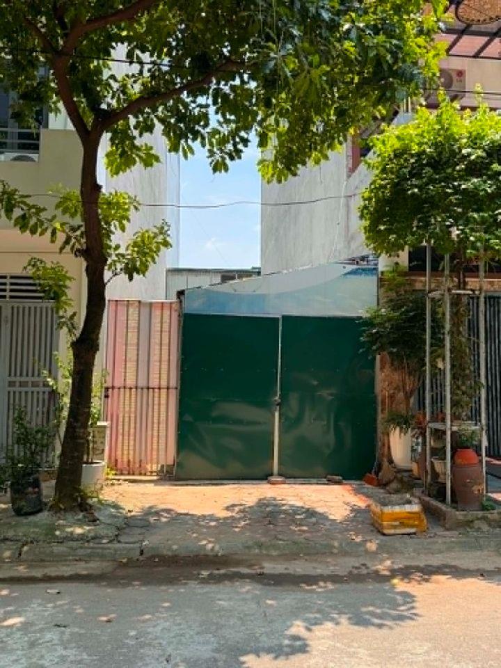 Bán đất trung tâm Trâu Quỳ, 100m2 mặt phố Cửu Việt 1 mtien 5m đường 11m vỉa hè