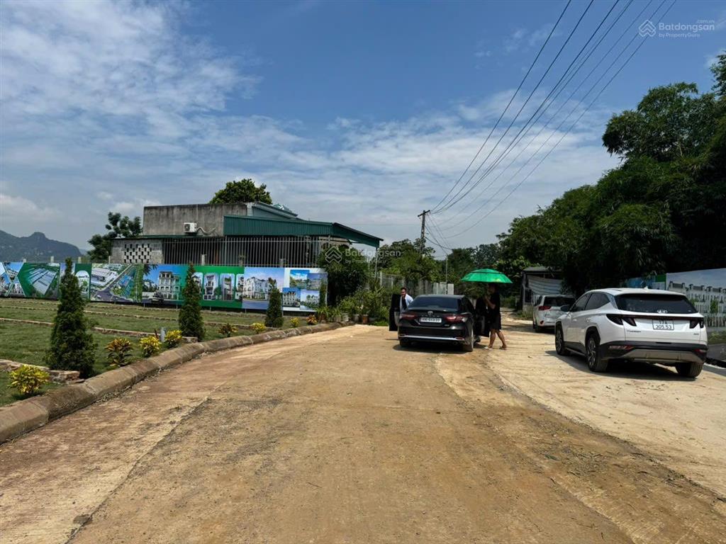 Bán đất đường hồ chí minh lạc thủy hòa bình 93m2 mặt tiền 4,25m ngõ ô tô 8m giá 645 triệu sổ hồng