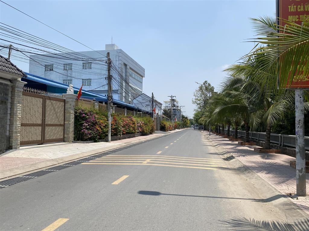 Lô góc 239m2 (8x30m) mặt tiền đường kinh doanh, cách mptv 100m, tiện ích đầy đủ