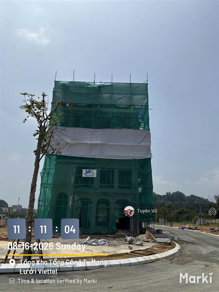135tr/m2 đất căn nhà phố 2 mặt tiền, đường trước nhà 40m, vỉa hè 7m dự án metro city hòa lạc