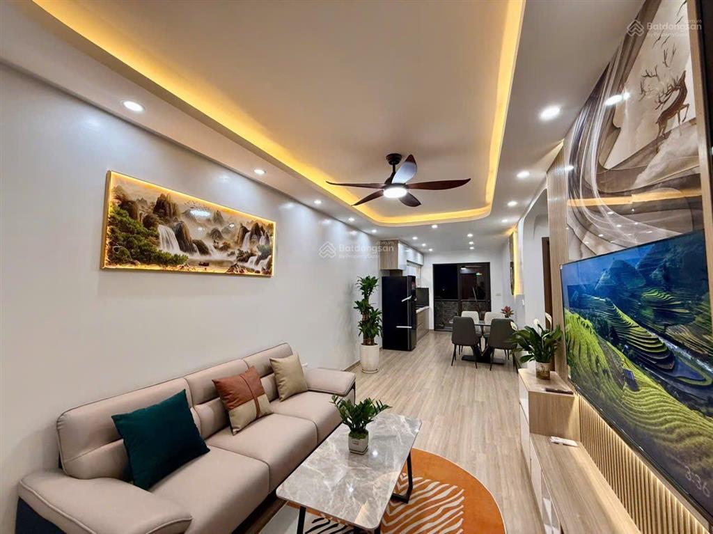 Em cần bán gấp ch 85m2 (3pn 2wc) 5,8 tỷ, view đẹp tại kđt mễ trì hạ, sẵn sổ, full đồ, có slot