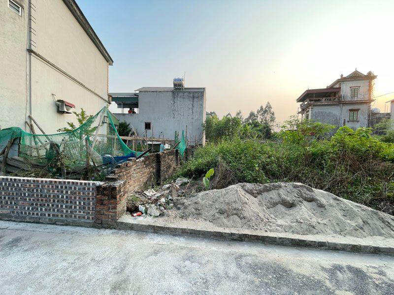 Cần bán 39m đất xóm 8 Đông Dư - Bát Tràng. Đường ô tô moning chạy tới, cách 50m ra đường ô tô tránh